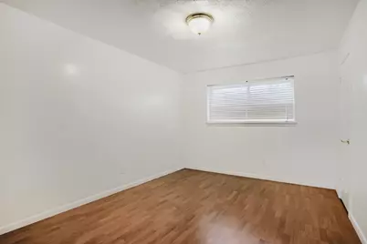 9610 S Hanworth Drive, Houston, TX 77031 - Photo 19