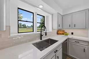 711 Baker Dr, Tomball, TX 77375 - Photo 9