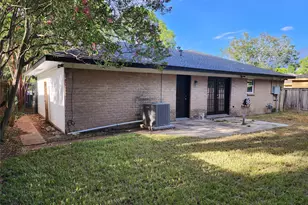 12875 Westella Dr, Houston, TX 77077 - Photo 23