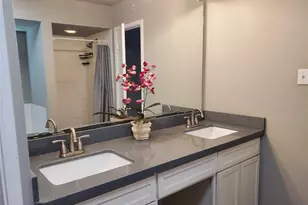 2215 Lady Leslie Ln, Pearland, TX 77581 - Photo 5