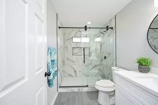 247 E Janisch Rd, Houston, TX 77022 - Photo 21