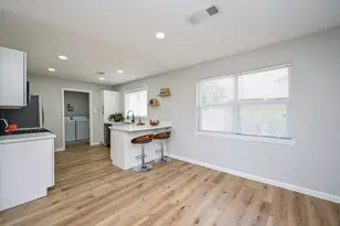 247 E Janisch Rd, Houston, TX 77022 - Photo 9