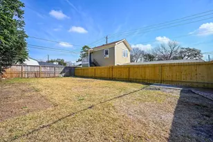 247 E Janisch Rd, Houston, TX 77022 - Photo 23