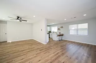 247 E Janisch Rd, Houston, TX 77022 - Photo 7