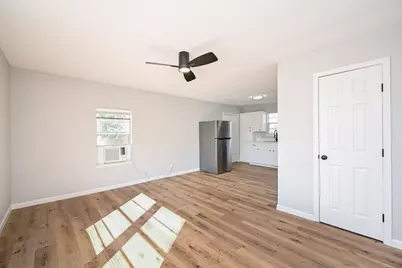 247 E Janisch Rd, Houston, TX 77022 - Photo 27