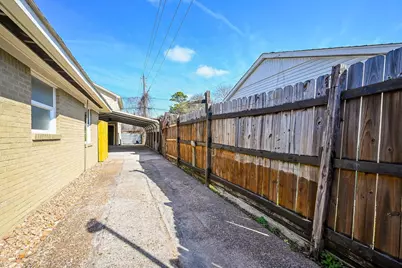 247 E Janisch Rd, Houston, TX 77022 - Photo 25