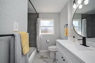 247 E Janisch Rd, Houston, TX 77022 - Photo 17