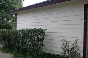 1131 W Front St, Sealy, TX 77474 - Photo 9