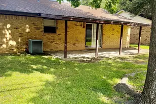 501 E Oak St, Highlands, TX 77562 - Photo 19