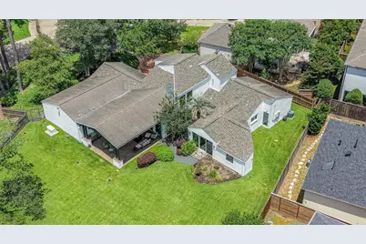 10303 Lynbrook Hollow Street, Houston, TX 77042 - Photo 5