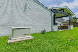 10303 Lynbrook Hollow St, Houston, TX 77042 - Photo 25