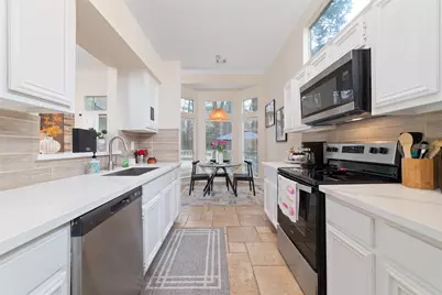 36 N Rain Forest Court, The Woodlands, TX 77380 - Photo 11