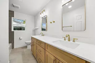 10042 Valley Forge Dr, Houston, TX 77042 - Photo 9