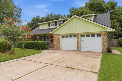 2216 Peach Lane, Pasadena, TX 77502 - Photo 3
