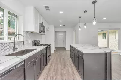 5006 Heatherbloom Drive, Houston, TX 77045 - Photo 15