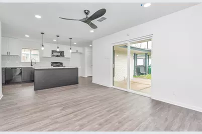 5006 Heatherbloom Drive, Houston, TX 77045 - Photo 13