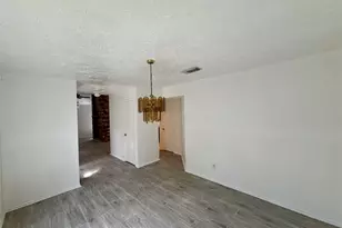 8342 Silvan Wind Ln, Houston, TX 77040 - Photo 5