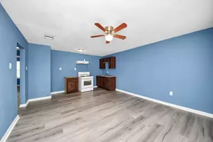 716 Hargest St, Prairie View, TX 77446 - Photo 3