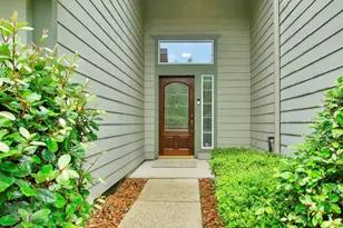 142 W Burberry Cir, The Woodlands, TX 77384 - Photo 3