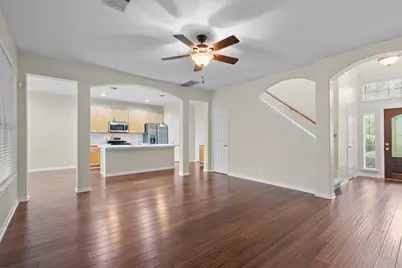 142 W Burberry Circle, The Woodlands, TX 77384 - Photo 9