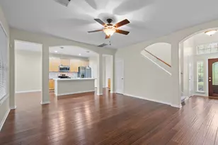 142 W Burberry Cir, The Woodlands, TX 77384 - Photo 9