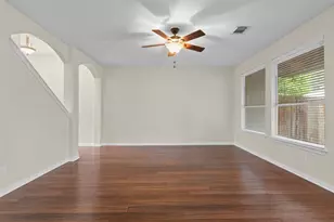 142 W Burberry Cir, The Woodlands, TX 77384 - Photo 11
