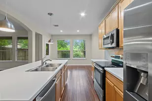 142 W Burberry Cir, The Woodlands, TX 77384 - Photo 13