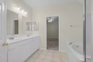 142 W Burberry Cir, The Woodlands, TX 77384 - Photo 29