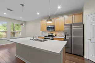 142 W Burberry Cir, The Woodlands, TX 77384 - Photo 11