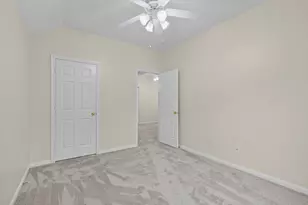 142 W Burberry Cir, The Woodlands, TX 77384 - Photo 33