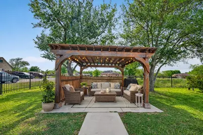 319 Pinedale Ave, Arcola, TX 77583 - Photo 3