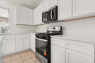 1819 Manor Dr, Baytown, TX 77521 - Photo 11