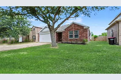 1819 Manor Drive, Baytown, TX 77521 - Photo 1