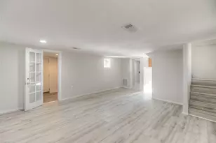 328 W Sherwood Dr, Livingston, TX 77351 - Photo 3