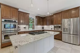 39 E Green Pastures Cir, The Woodlands, TX 77382 - Photo 19