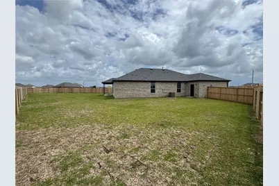 118 Lancaster Court, Dayton, TX 77535 - Photo 9