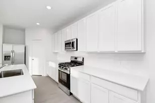 934 Garden Path Dr, Willis, TX 77318 - Photo 27