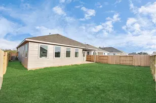 934 Garden Path Dr, Willis, TX 77318 - Photo 7