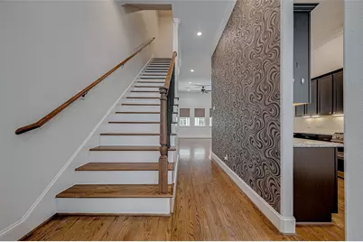 2411 Lawrence Street, Houston, TX 77008 - Photo 5