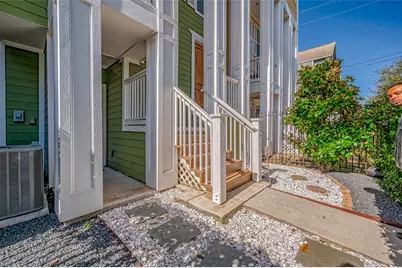 2411 Lawrence Street, Houston, TX 77008 - Photo 3