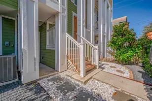 2411 Lawrence St, Houston, TX 77008 - Photo 3