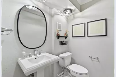 731 Worthshire Street, Houston, TX 77008 - Photo 17
