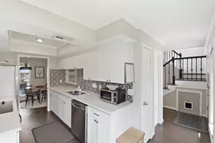 731 Worthshire St, Houston, TX 77008 - Photo 11