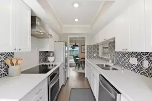 731 Worthshire St, Houston, TX 77008 - Photo 13