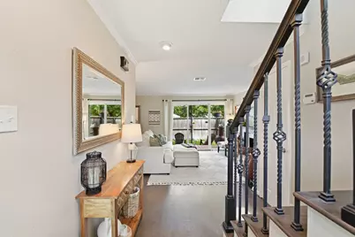 731 Worthshire Street, Houston, TX 77008 - Photo 9