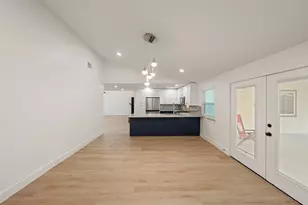 9323 Portal Dr, Houston, TX 77031 - Photo 9