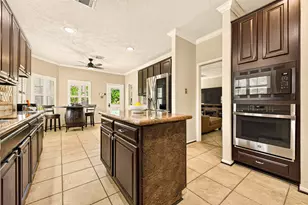 412 Melodywood Dr, Friendswood, TX 77546 - Photo 9