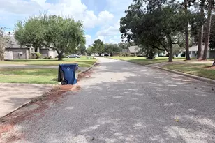 350 S Amherst Dr, West Columbia, TX 77486 - Photo 21