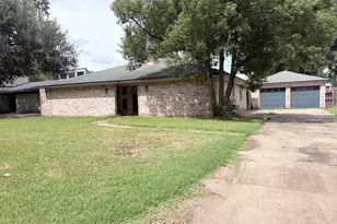 350 S Amherst Dr, West Columbia, TX 77486 - Photo 1
