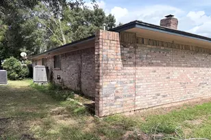 350 S Amherst Dr, West Columbia, TX 77486 - Photo 3